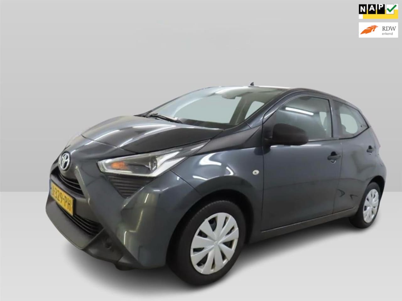 Toyota Aygo - 1.0 VVT-i x-fun Dealer onderhouden! - AutoWereld.nl