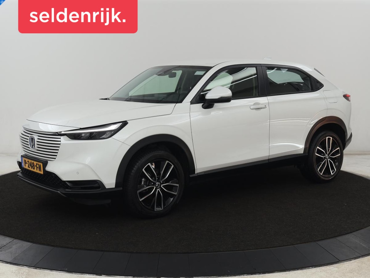 Honda HR-V - 1.5 e:HEV Elegance | Stoelverwarming | Adaptive cruise | Carplay | Camera | File Assistent - AutoWereld.nl