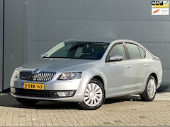 Skoda Octavia - 1.4 TSI Greentech Ambition AUTOMAAT IN BIJNA NIEUWSTAAT