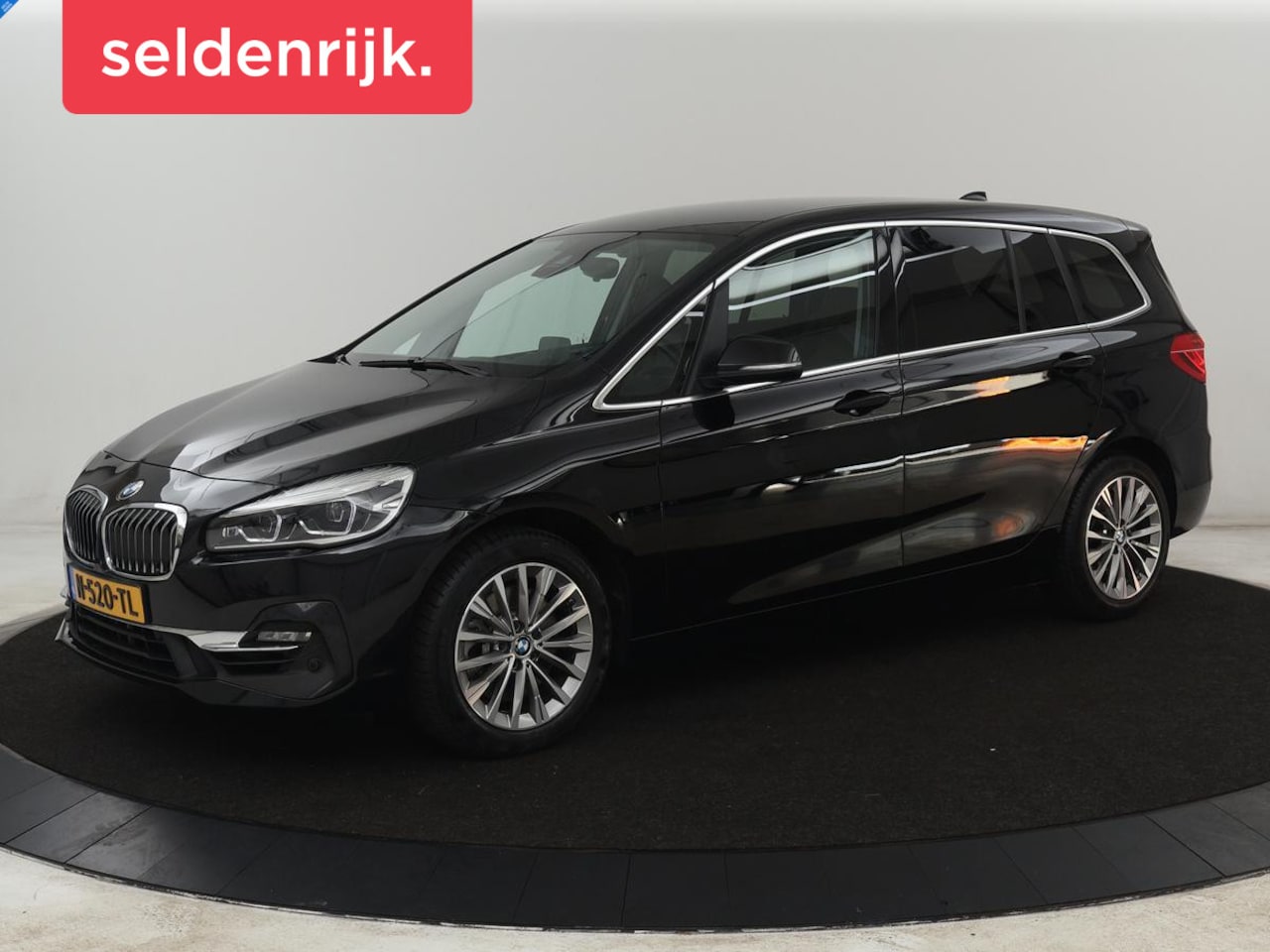 BMW 2-serie Gran Tourer - 220i Business Edition Plus | Luxury Line | Leder | Head-Up | Stoelverwarming | Trekhaak | - AutoWereld.nl