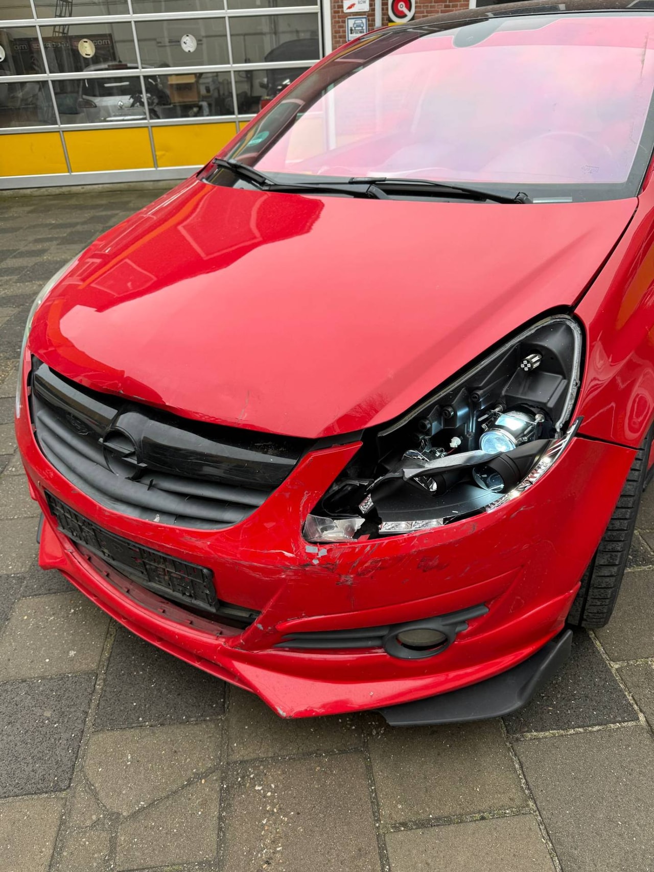 Opel Corsa - 1.6-16V GSI VOOR EN ACHTERSCHADE HANDELSPRIJS - AutoWereld.nl