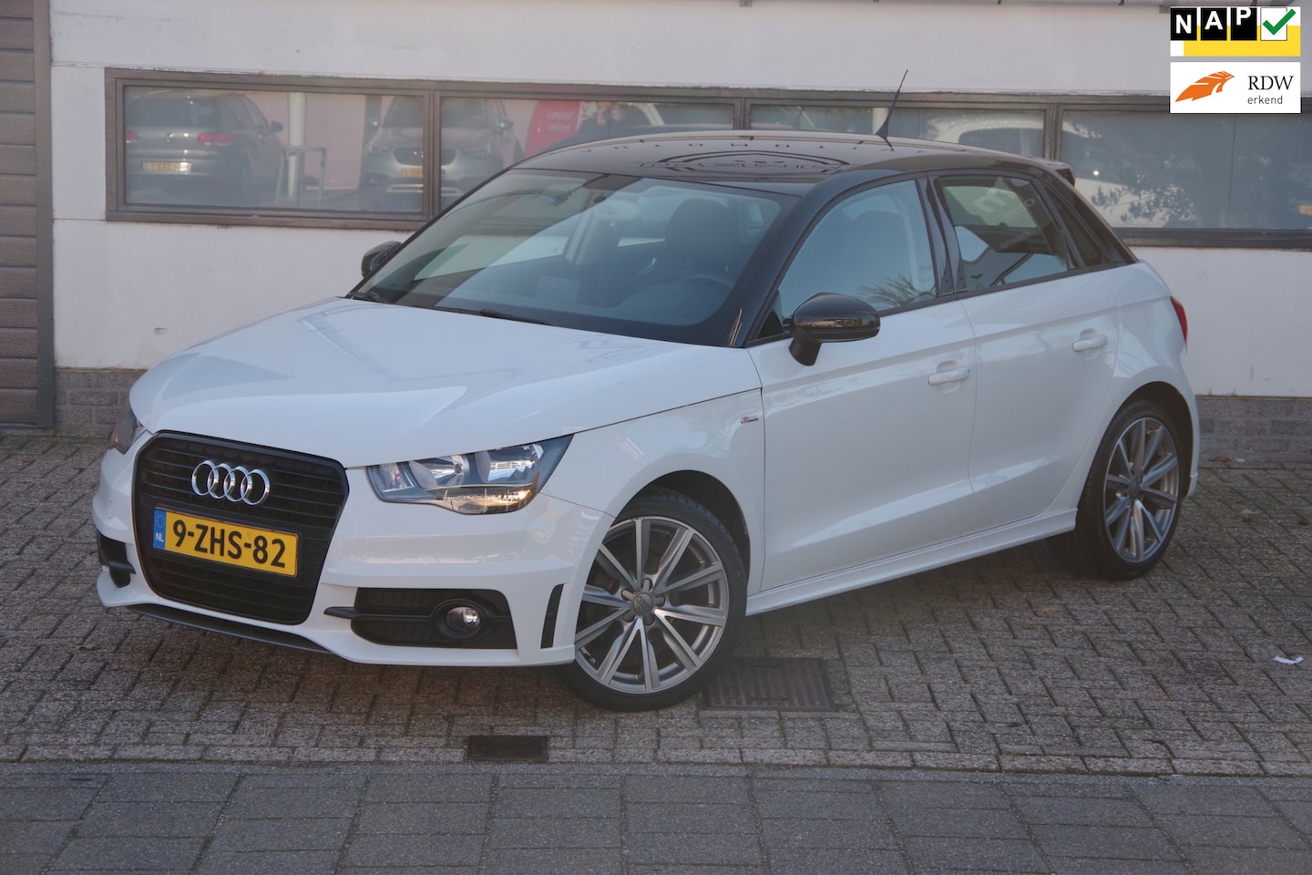 Audi A1 Sportback - 1.2 TFSI Admired S-Line /NL Auto/ Dealer onderhouden/ - AutoWereld.nl