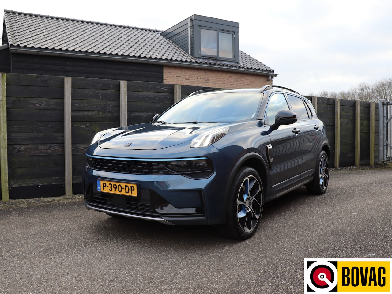Lynk & Co 01 - 1.5 NL-auto, trekhaak, pano - AutoWereld.nl