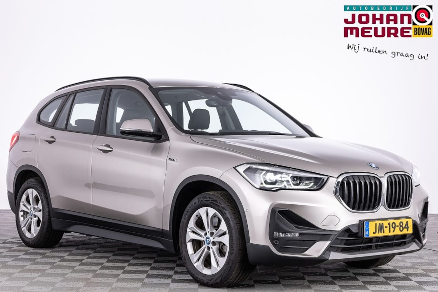 BMW X1 - xDrive25e High Executive | LEDER | Full LED | Head-Up | PHEV - AutoWereld.nl