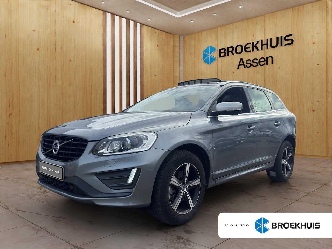 Volvo XC60 - T5 R-Design | Stoelverwarming | Standkachel  |  Panoramadak | Parkeersensoren V+A | Parkee - AutoWereld.nl
