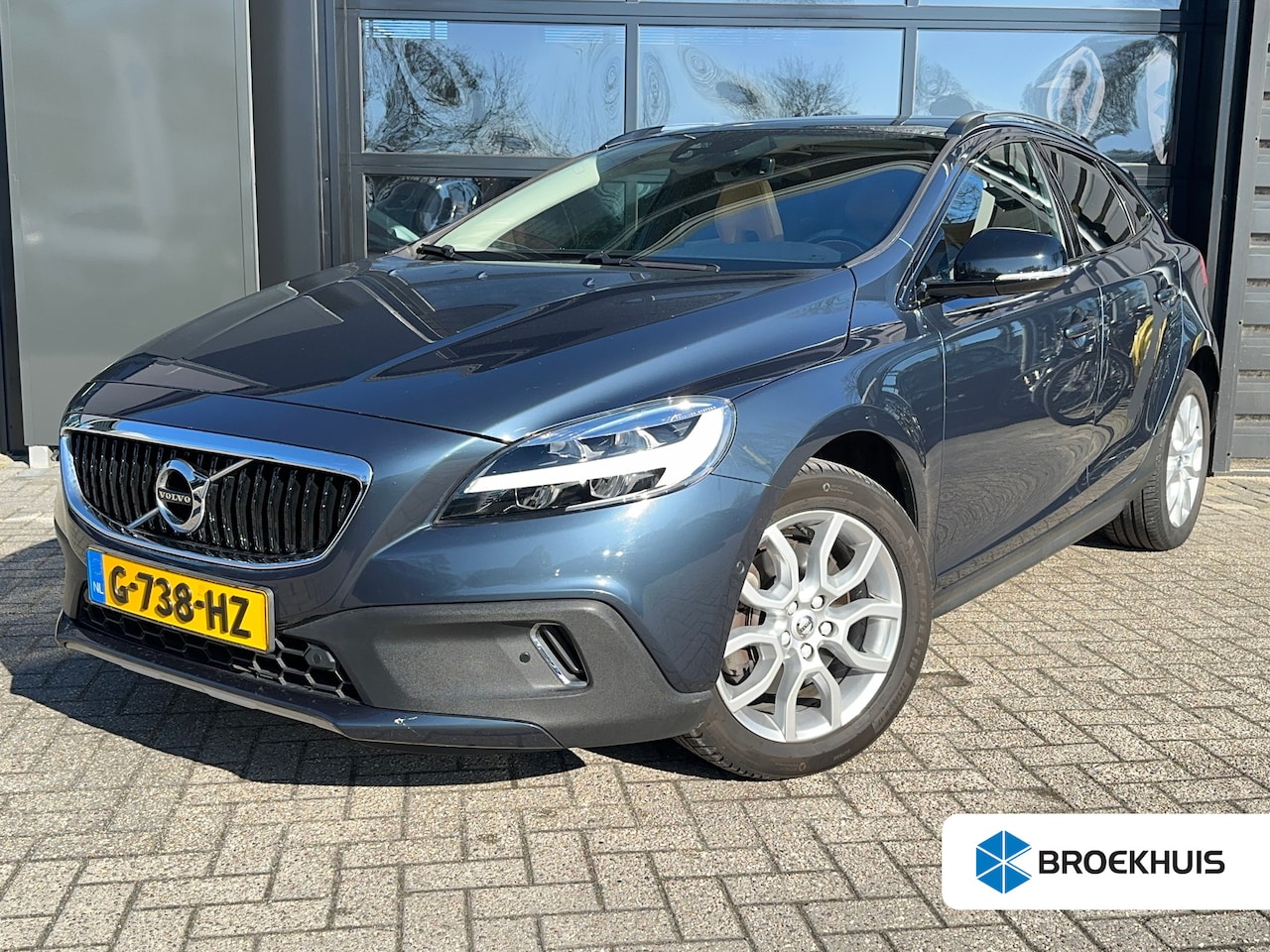 Volvo V40 Cross Country - T3 152 PK Polar+ Luxury | PANORAMADAK| CAMERA + PARKEERSENSOREN| NAVIGATIE| HARMAN/KARDON| - AutoWereld.nl