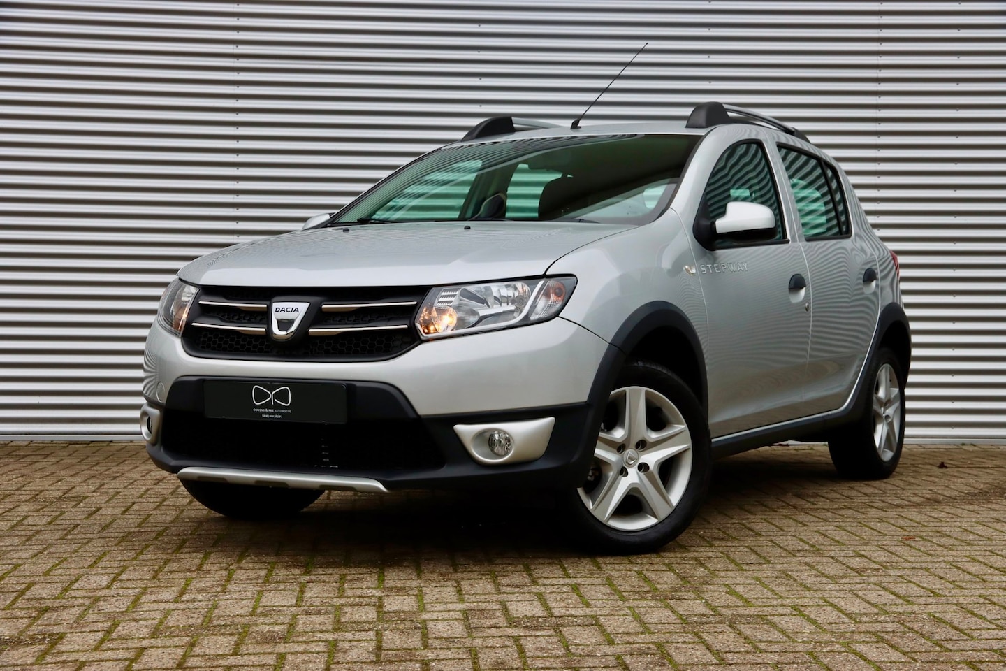Dacia Sandero Stepway - 0.9 TCe Easy-R Lauréate | NAVIGATIE | CRUISE | AIRCO | AUTOMAAT | HOGE INSTAP - AutoWereld.nl