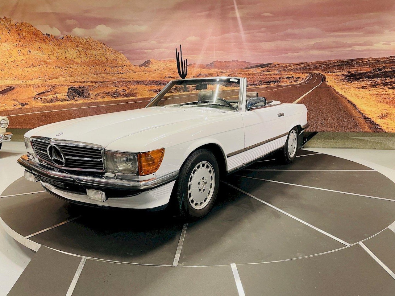 Mercedes-Benz SL-klasse Cabrio - W107 300SL - AutoWereld.nl