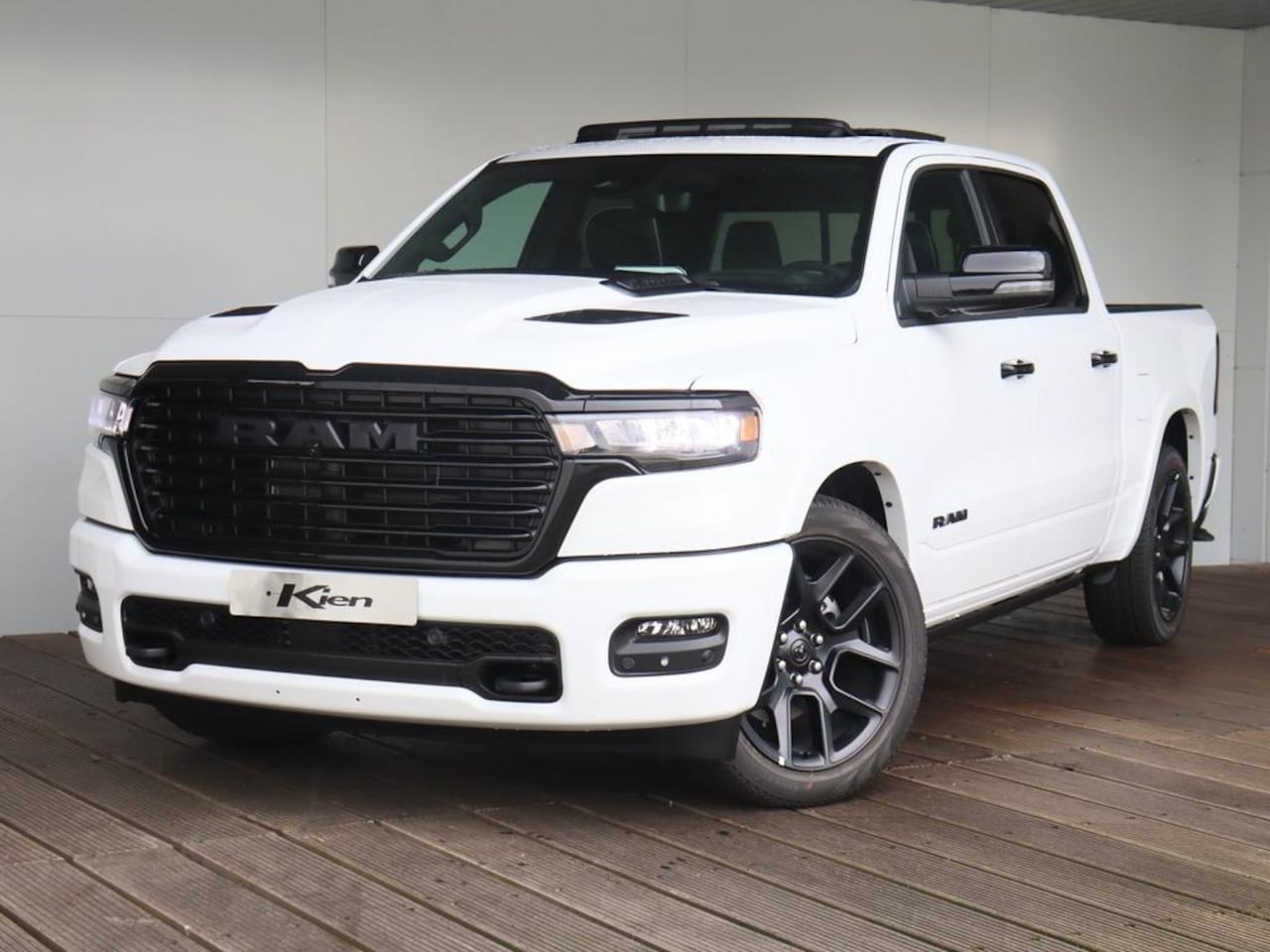 Dodge Ram 1500 - 3.0 Hurricane Crew Cab Laramie Premium | 2025 Model | Luchtvering | Pass scherm | - AutoWereld.nl