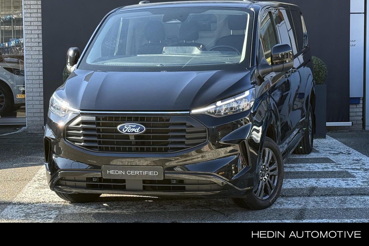 Ford Transit Custom - 300 2.0 TDCI L2H1 Limited 170PK AUTOMAAT | Driver ass Pack | Trekhaak | Dubbele Schuifdeur - AutoWereld.nl