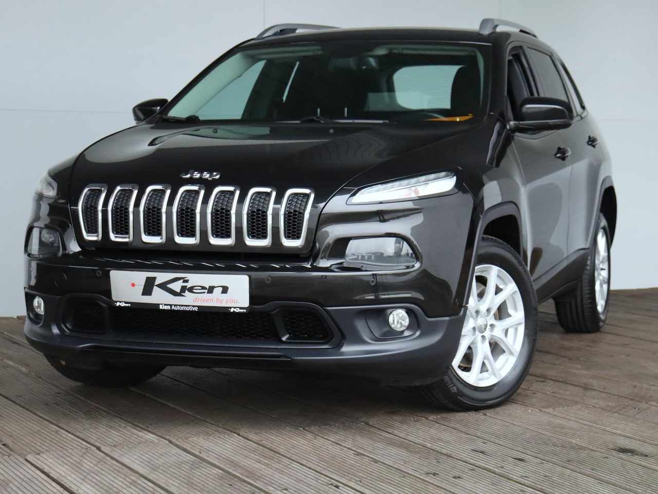 Jeep Cherokee - 2.0 Longitude | Grijskenteken | Navi | Voorstoelen verwarmt - AutoWereld.nl