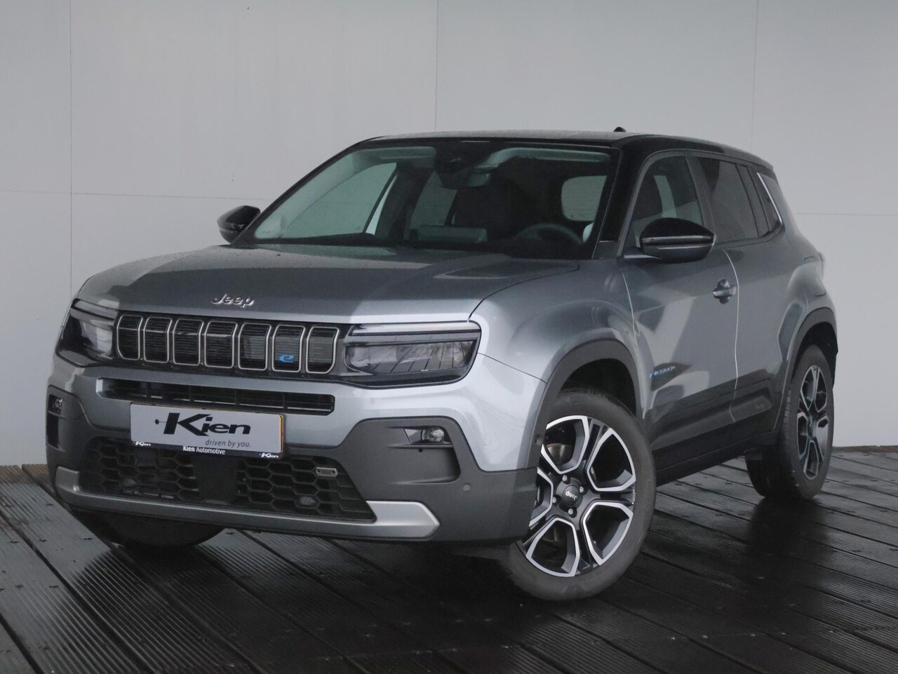 Jeep Avenger - Summit 54 kWh | Full LED | Stoelverwarming | Voorruit verwarming | ACC - AutoWereld.nl