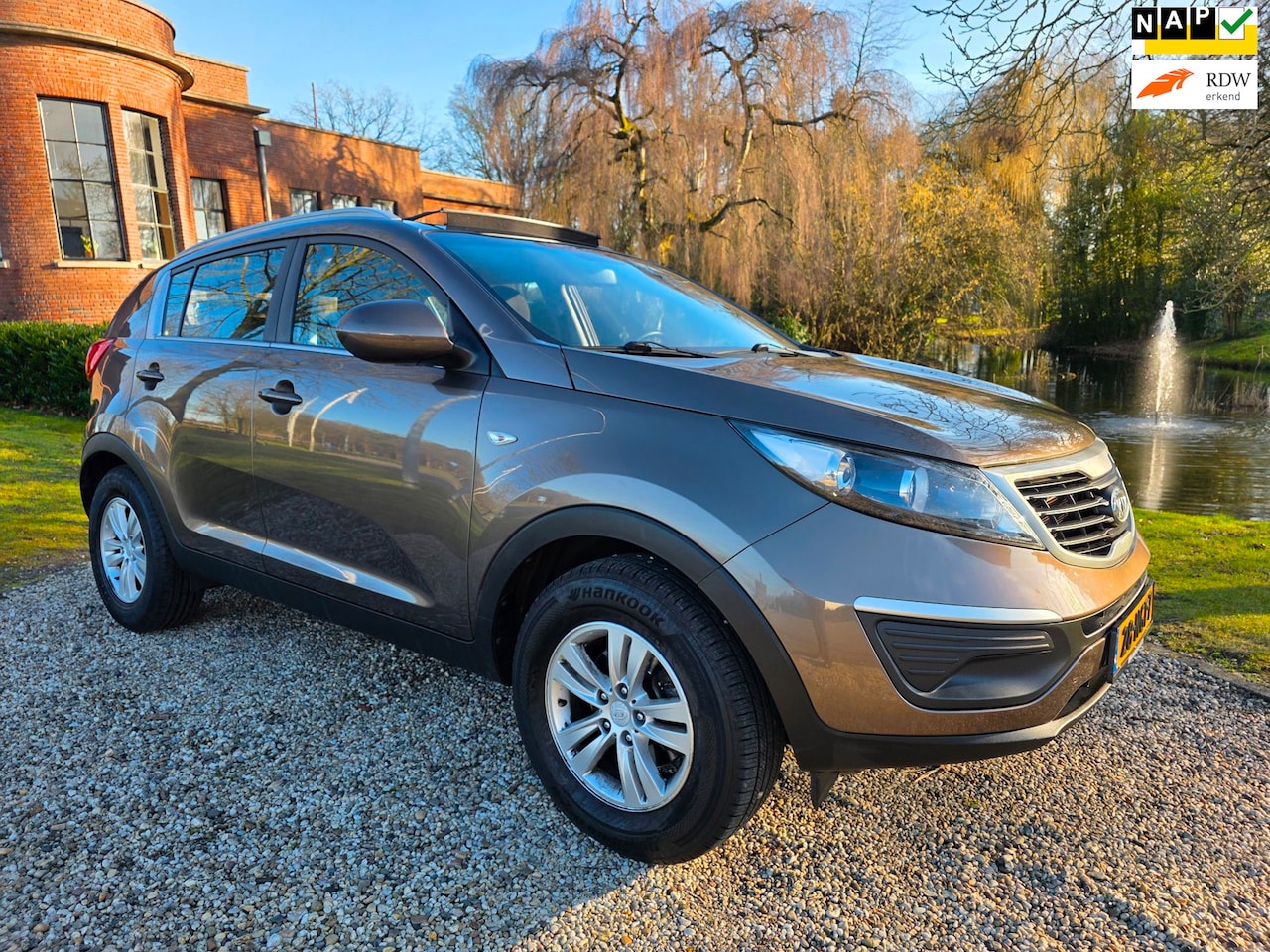 Kia Sportage - 2.0 X-tra First Edition PANORAMA/airco/TREKHAAK - AutoWereld.nl