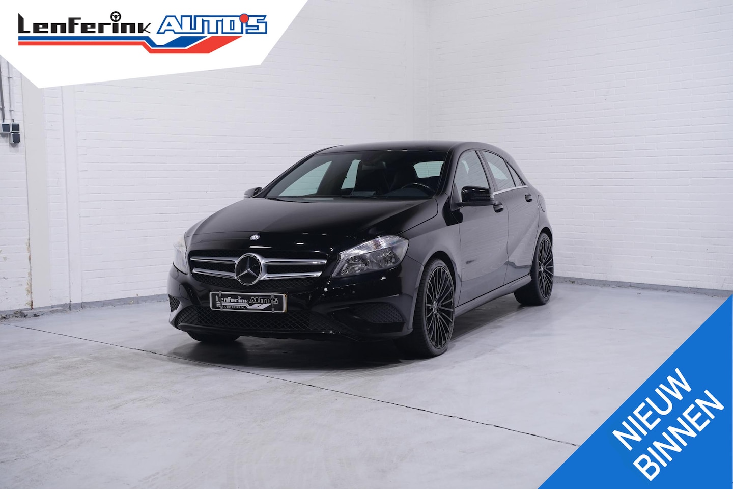 Mercedes-Benz A-klasse - 180 Prestige sport 19ÄMG sportstoelen stuurbediening navigatie climate controle bleutooth - AutoWereld.nl