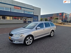 Skoda Octavia Combi - 1.4 TSI Elegance PSENSOR CRUISE TREKHAAK 2 X SLEUTELS