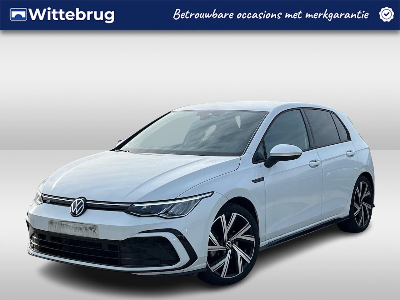 Volkswagen Golf - 1.5 eTSI 150pk DSG R-Line Business+ / Head-up Display / Camera / Stuur & Stoelverwarming / - AutoWereld.nl