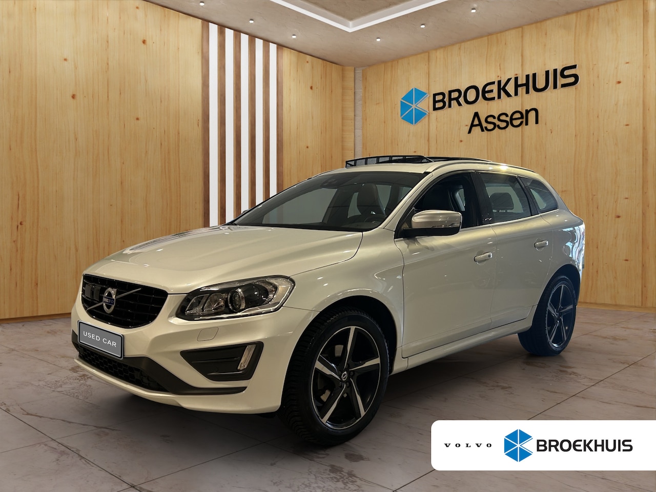 Volvo XC60 - 2.0 T5 FWD R-Design | Achteruitrijcamera | Extra getint glas | Keyless entry - AutoWereld.nl