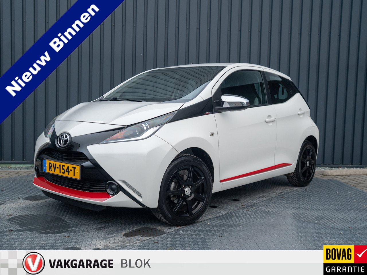 Toyota Aygo - 1.0 VVT-i x-play | Camera | Lm-Velgen | Climate Control | Prijs Rijklaar!! - AutoWereld.nl