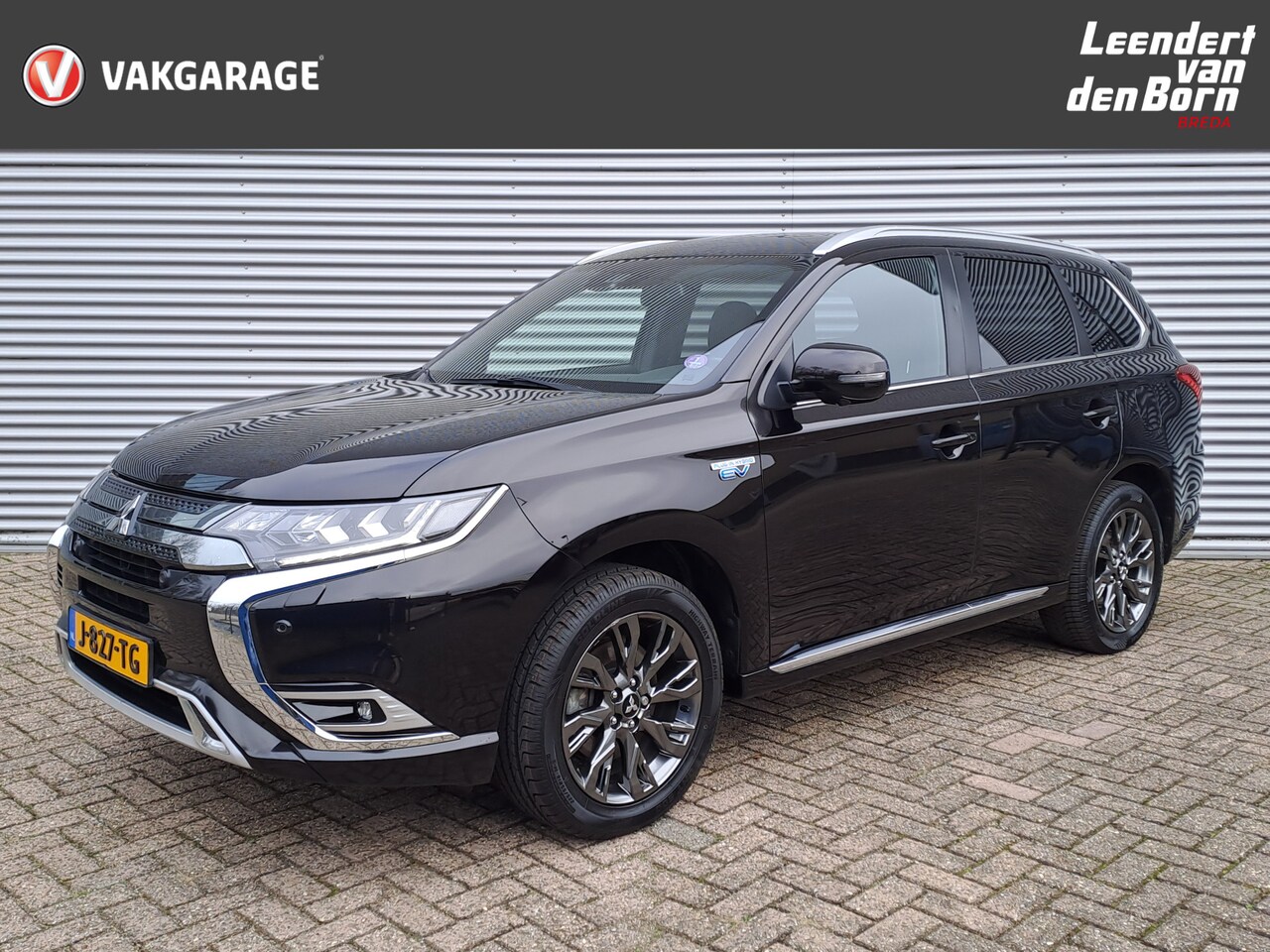Mitsubishi Outlander - 2.4 PHEV Instyle | Automaat |Trekhaak | Leder | Navigatie | Camera | Cruise | Stoel Verwar - AutoWereld.nl