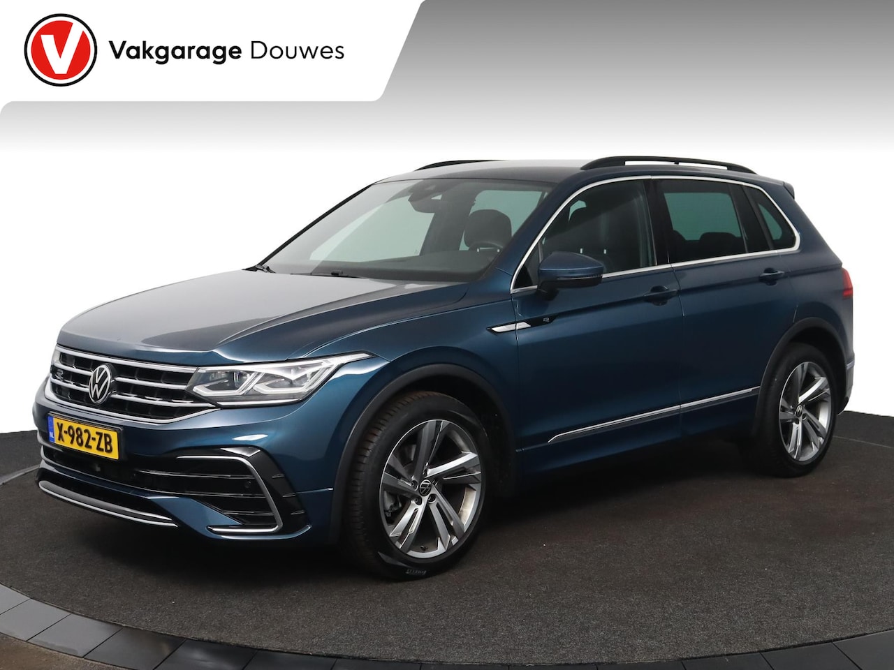 Volkswagen Tiguan - 1.5 TSI R-Line Business+ |1e eigenaar|ACC |Virtualcockpit - AutoWereld.nl