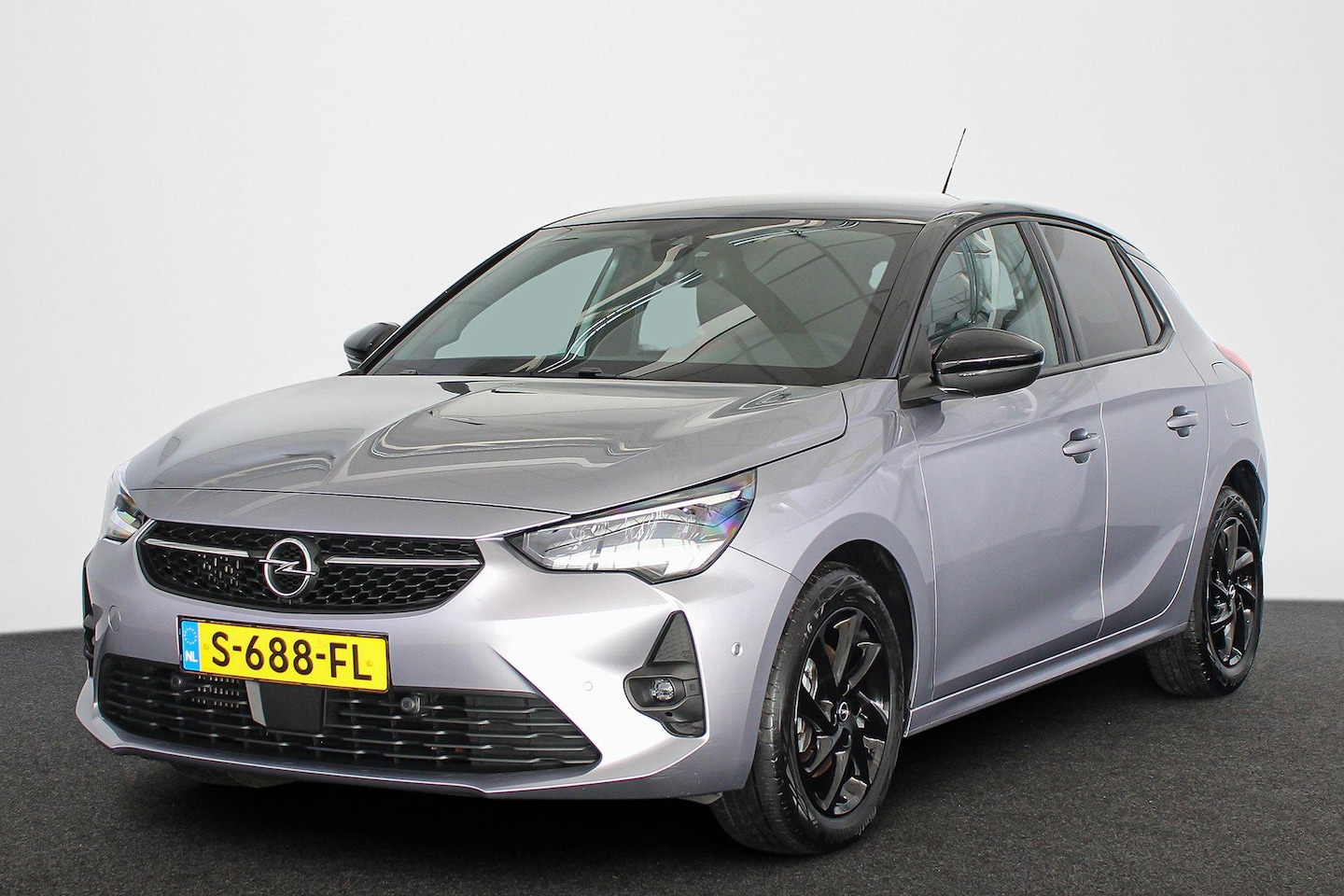 Opel Corsa - 1.2 GS Line / Navigatie / Stoel - en stuurverwarming / Camera / LED - AutoWereld.nl