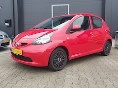 Toyota Aygo - 1.0-12V + Slechts 132730km met nieuwe apk