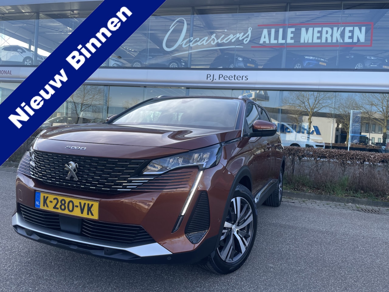 Peugeot 5008 - 1.2 PureTech Blue Lease Allure 7 Persoons - Airco - Achteruitrijcamera - Navigatiesysteem - AutoWereld.nl