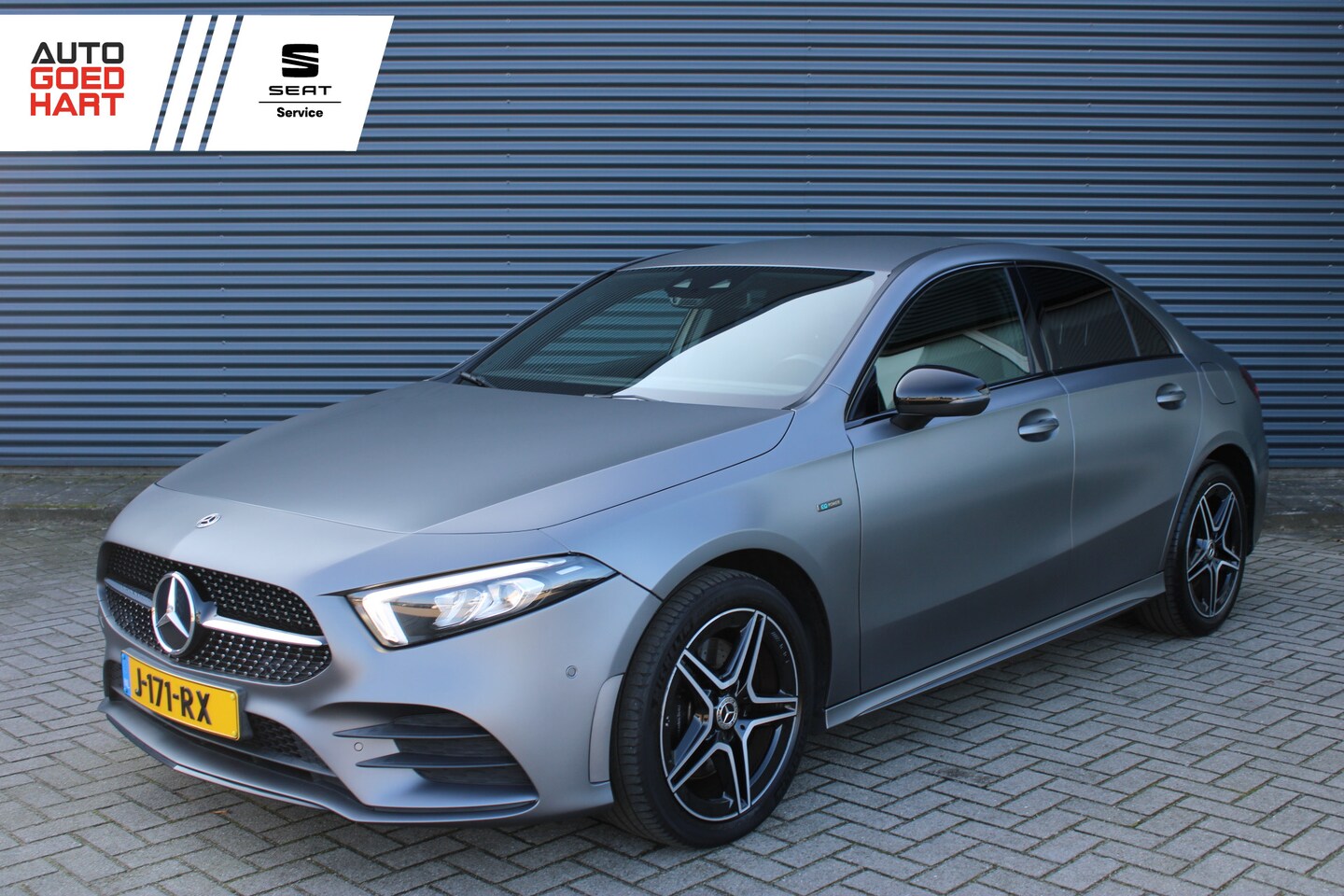 Mercedes-Benz A-klasse - 250 e Business Solution AMG Limited Sfeerverlichting Camera Leer/Alcantara - AutoWereld.nl