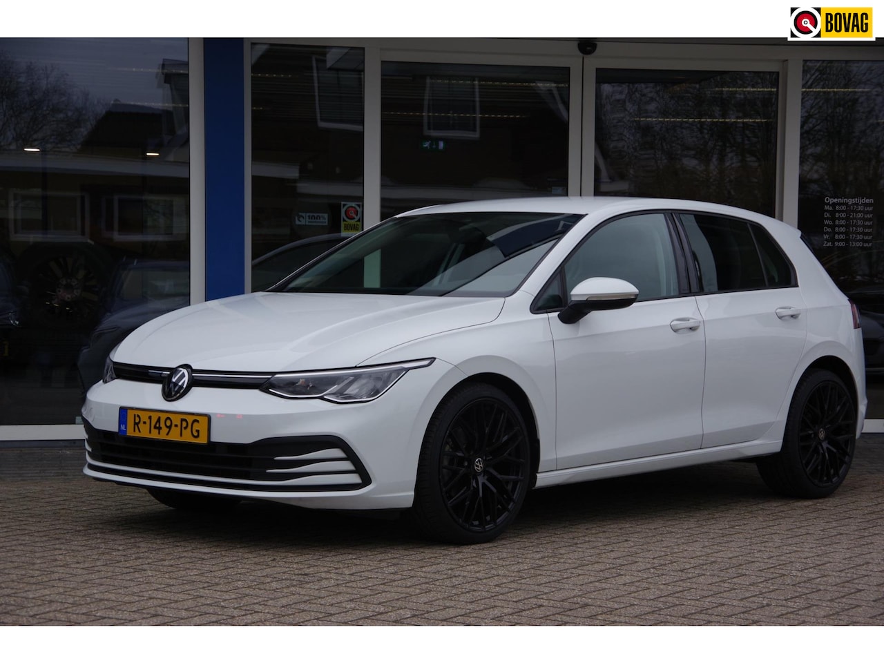 Volkswagen Golf - 1.0 TSI Navigatie PDC Carplay Lane-assist 19inch - AutoWereld.nl