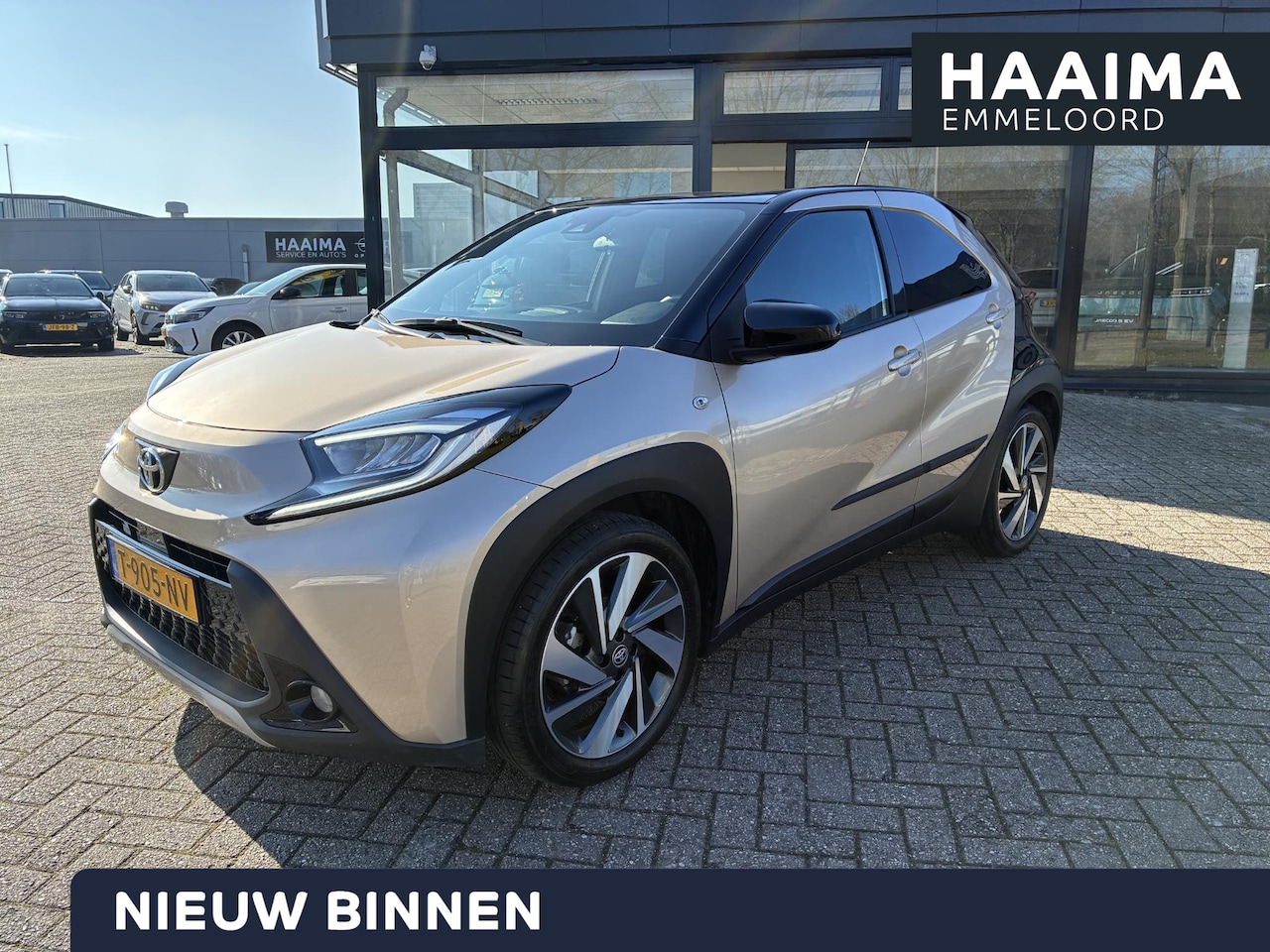 Toyota Aygo X - 1.0 VVT-i MT Envy 5-Deurs | Climate control | Navigatie | Camera | 18" LM-Velgen | Elektri - AutoWereld.nl