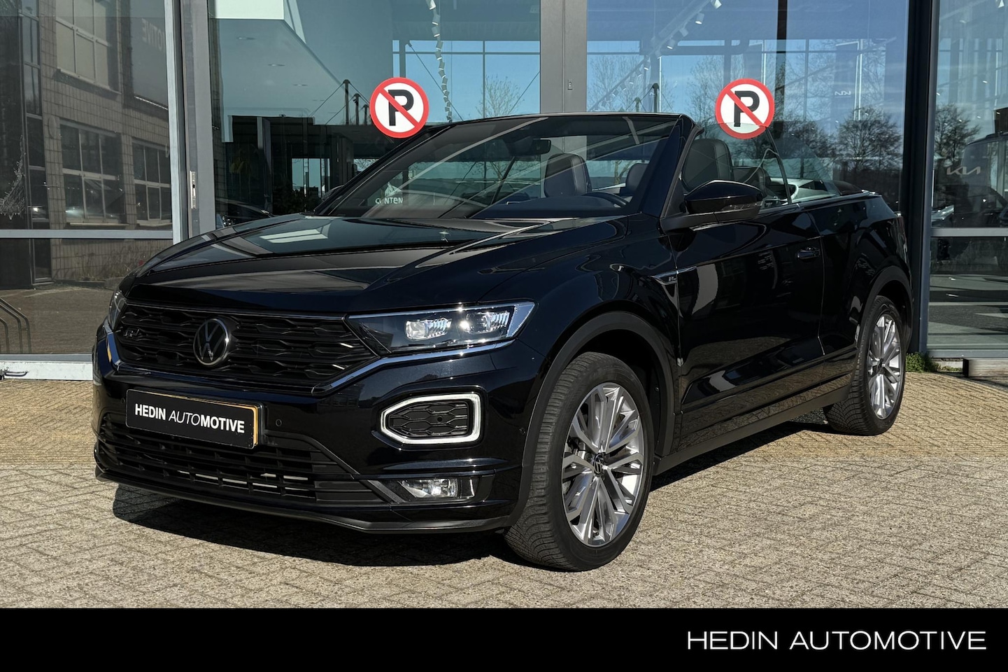 Volkswagen T-Roc Cabrio - 1.5 TSI 2x R-Line | 150pk | ACC| Carplay | Camera | Virtiual-Cockpit | Allseason banden | - AutoWereld.nl