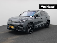Volkswagen Tiguan - 1.5 eHybrid R-Line Edition | Navigatie | Trekhaak | 20 Inch Velgen | Black pakket | Stoel/