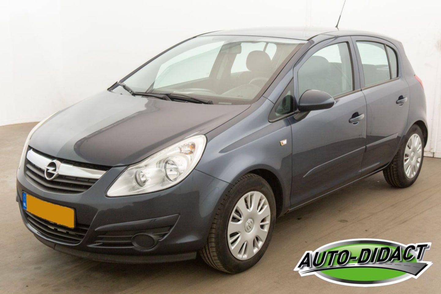 Opel Corsa - 1.2-16V Airco Business - AutoWereld.nl