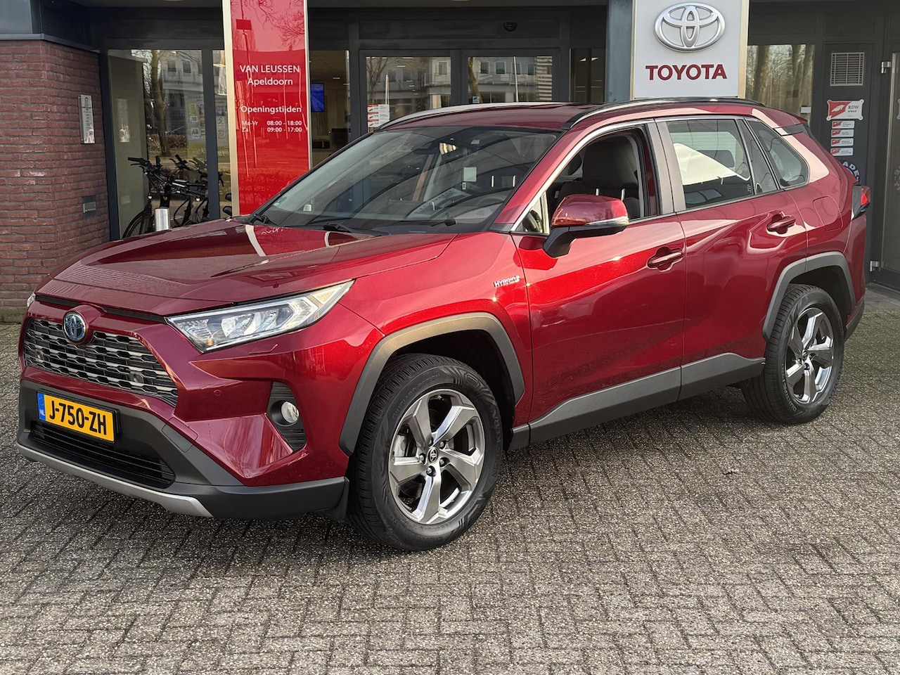 Toyota RAV4 - 2.5 Hybrid AWD STYLE APPLE/ANDROID STOEL/STUURVERWARMING CLIMA TREKHAAK 1650KG TREKGEWICHT - AutoWereld.nl
