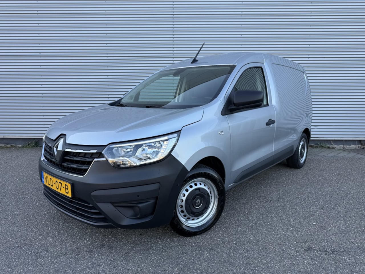 Renault Express - 1.5 dCi 75 Comfort NAP LED CUISE PDC AIRCO - AutoWereld.nl