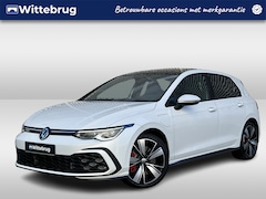 Volkswagen Golf - 1.4 eHybrid 245PK DSG GTE / Panoramadak / IQ LED / Achteruitrijcamera / Stuur + Stoelverwa