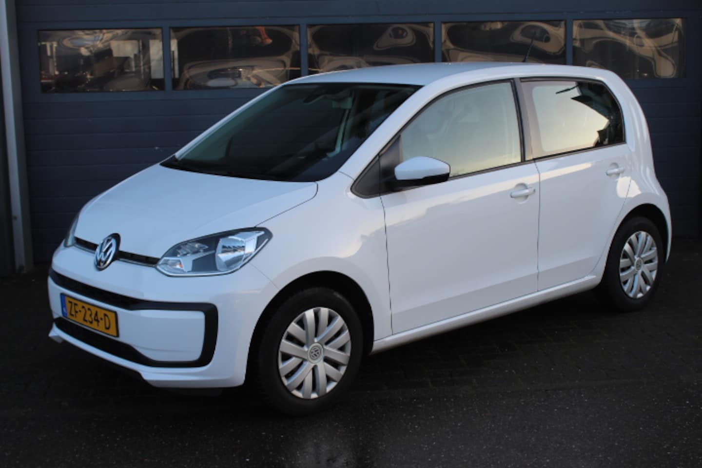 Volkswagen Up! - 1.0 BMT move up! 1.0 BMT move up! - AutoWereld.nl