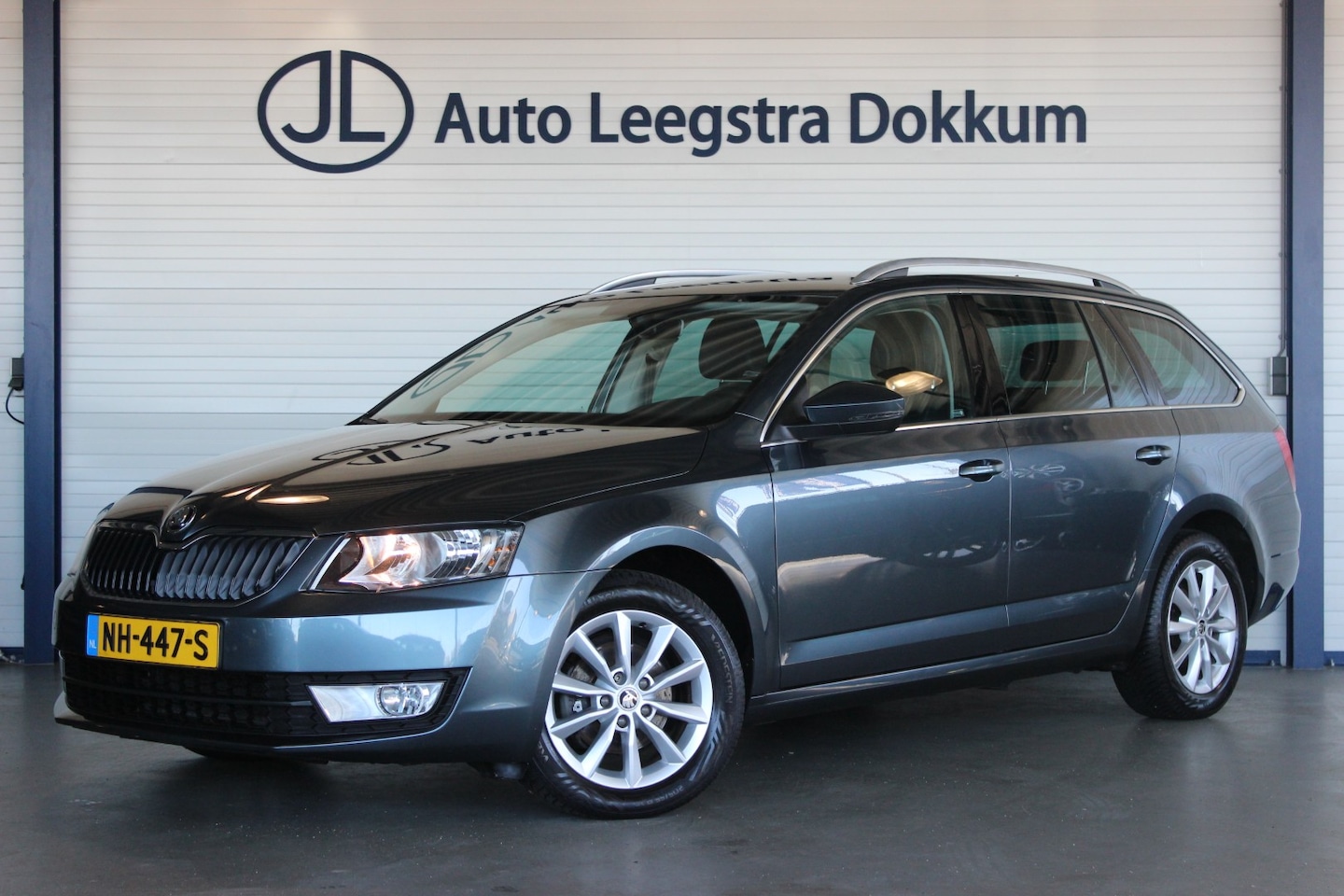 Skoda Octavia Combi - 1.6 TDI Greentech Ambition Business Trekhaak | Stoelverw. | Navi | Bluetooth | Cruise | LM - AutoWereld.nl