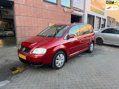 Volkswagen Touran - 1.6-16V FSI Trendline AUTOMAAT Clima Cruise