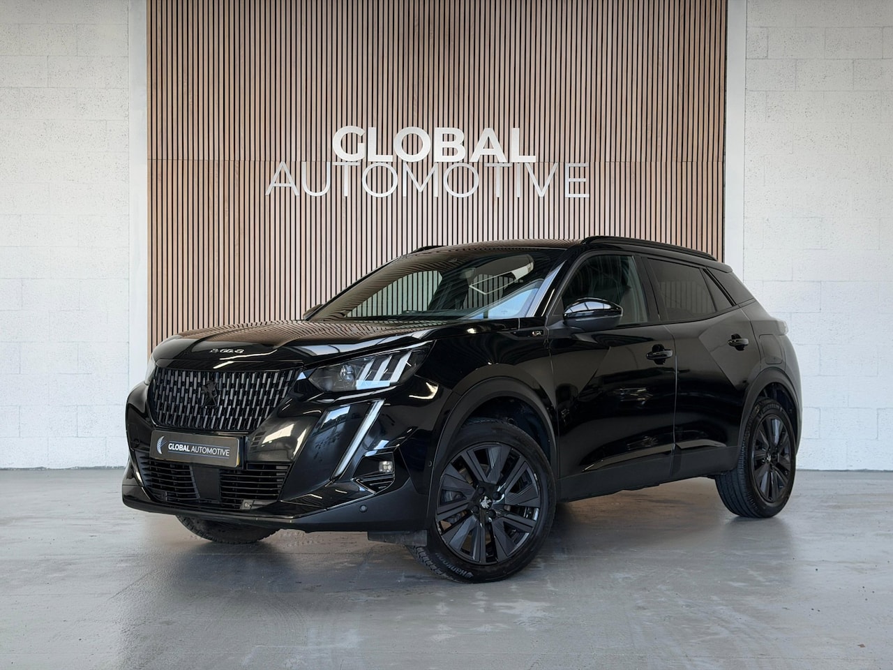 Peugeot 2008 - 1.2 PureTech GT Pack - Stoelverwarming - Trekhaak - AutoWereld.nl