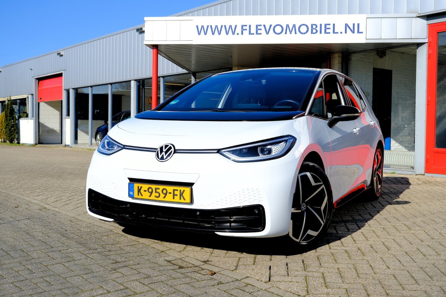Volkswagen ID.3 - First Plus 58 kWh Aut. Adapt.Cruise|Cam|Navi|LMV|CarPlay - AutoWereld.nl