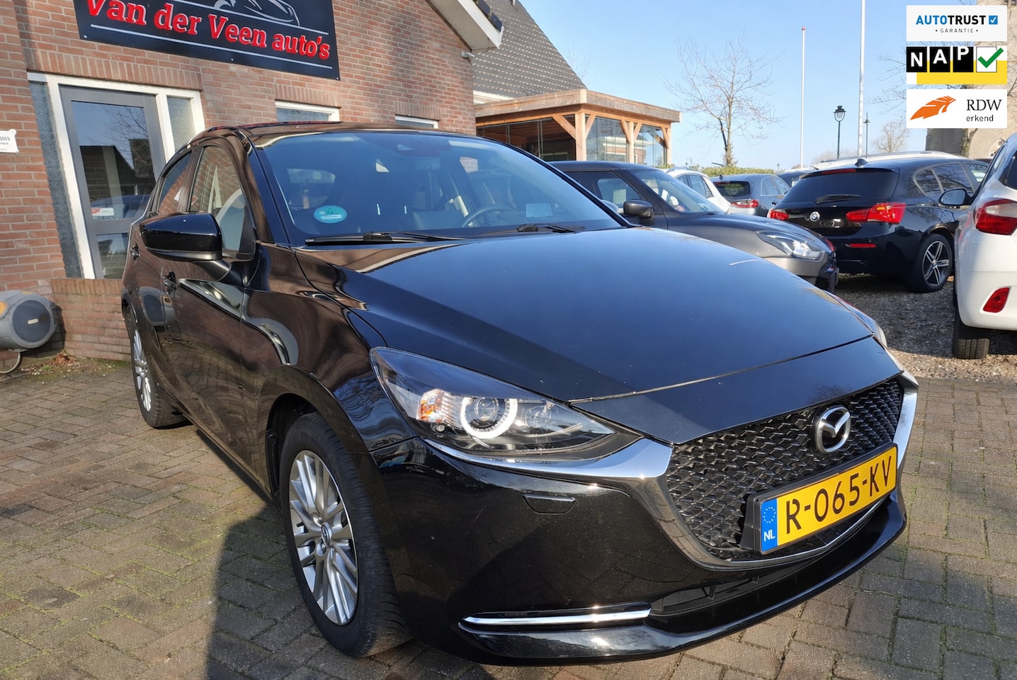 Mazda 2 - 1.5 Skyactiv-G Luxury. 1ste eigenaar. Zeer luxe & netjes! o.a. carplay, camera, navigatie, - AutoWereld.nl
