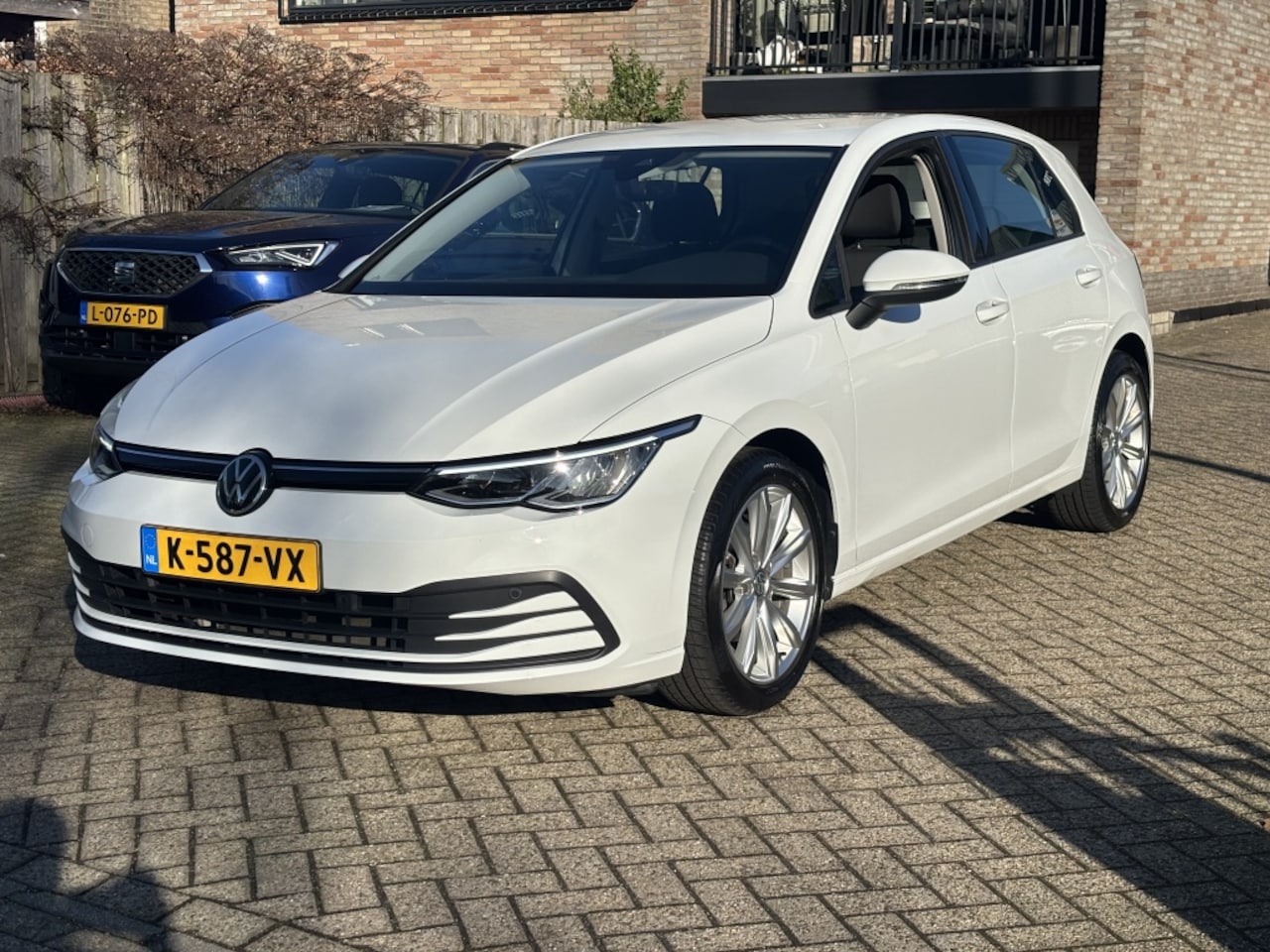 Volkswagen Golf - 1.0 TSI Life 1.0 TSI Life - AutoWereld.nl