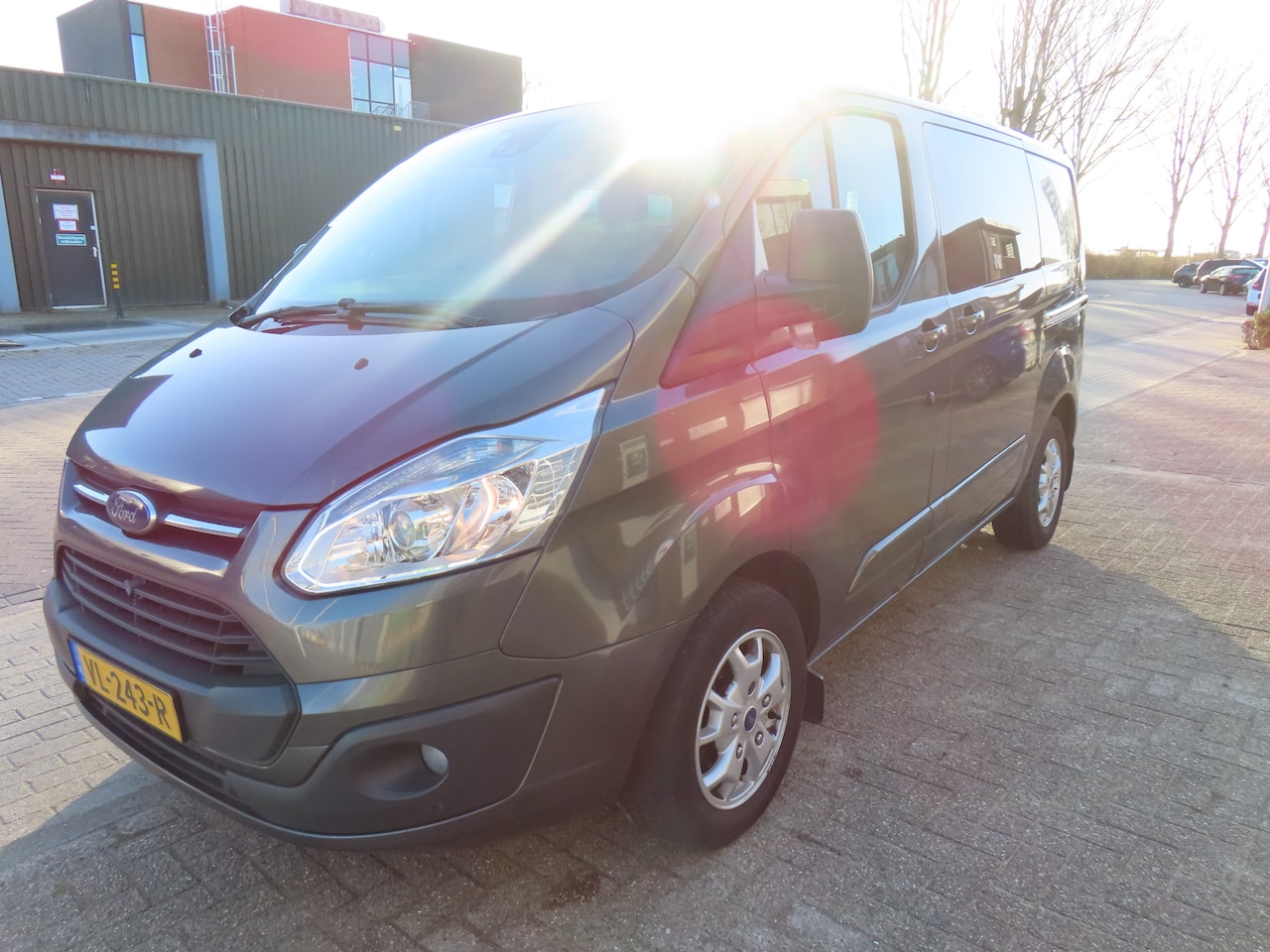 Ford Transit Custom - 270 2.2 TDCI L1H1 Limited DC*Leder*Navi*ECC* - AutoWereld.nl