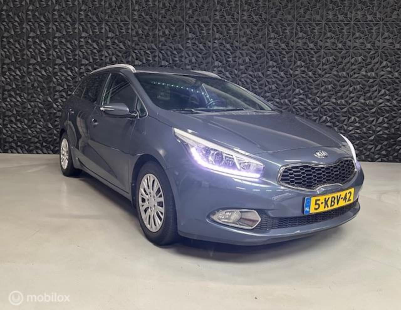 Kia Cee'd Sportswagon - 1.6 GDI Business Pack | Camera | Airco - AutoWereld.nl