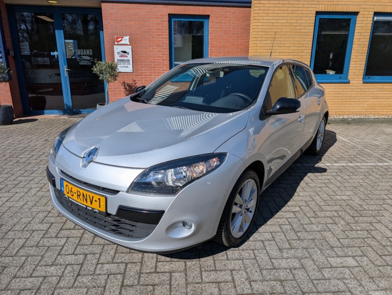 Renault Mégane - 1.6 Parisienne E85 1.6 PARISIENNE E85, Cruise, Airco, Navi, Trekhaak - AutoWereld.nl