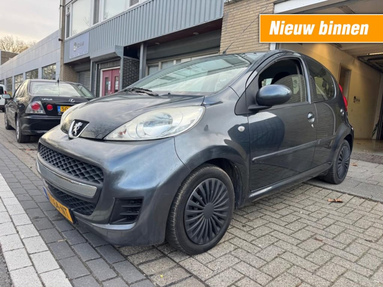 Peugeot 107 - 1.0-12V Urban Move 5DRS AIRCO APK 1-2027 - AutoWereld.nl