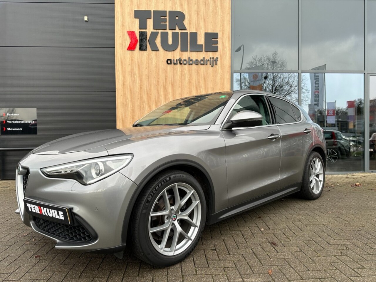 Alfa Romeo Stelvio - 2.0 T AWD First Edition 280pk / Pano / rijklaar - AutoWereld.nl