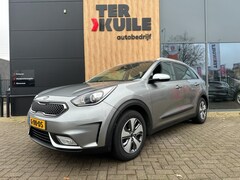 Kia Niro - 1.6 GDI Hybrid Executive Line / Trekh. / Camera / CarPlay