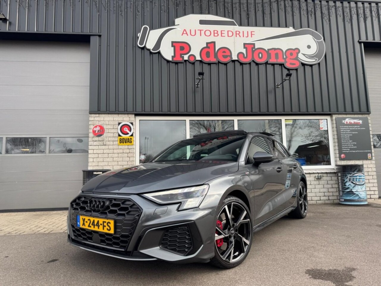 Audi A3 - 45 TFSI e S-line Competition 245PK RS stoelen Massage Panoramadak Bang en Olufsen Head-Up - AutoWereld.nl